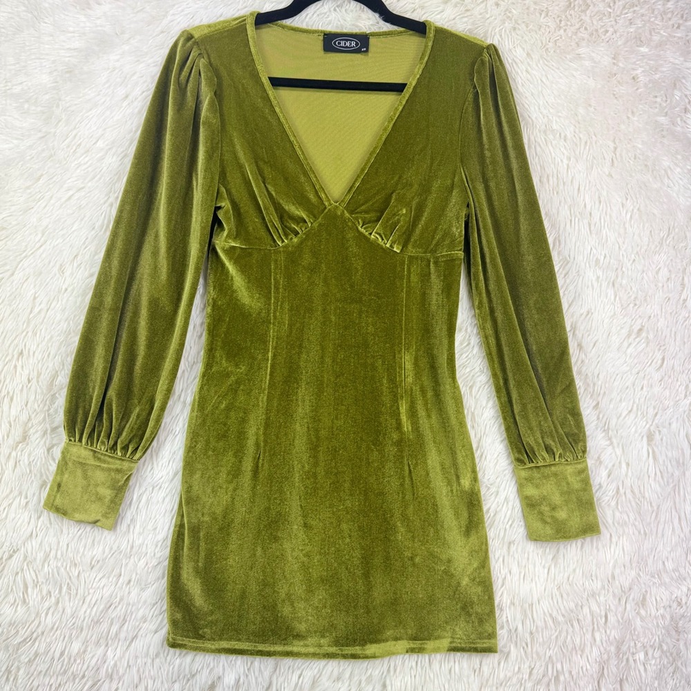 CIDER Gorgeous Green Velvet Long Sleeve Mini Dress XS